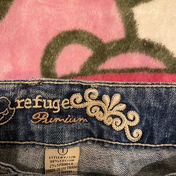 refuge capris - Picture 2 of 3